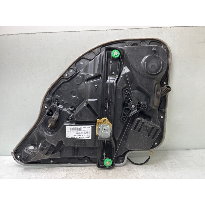 Leve vitre electrique arriere gauche MERCEDES CLASSE C 205 Photo n°4