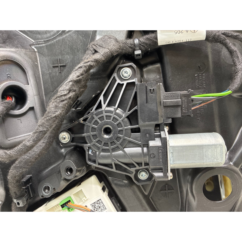 Leve vitre electrique arriere gauche MERCEDES CLASSE C 205 Photo n°5