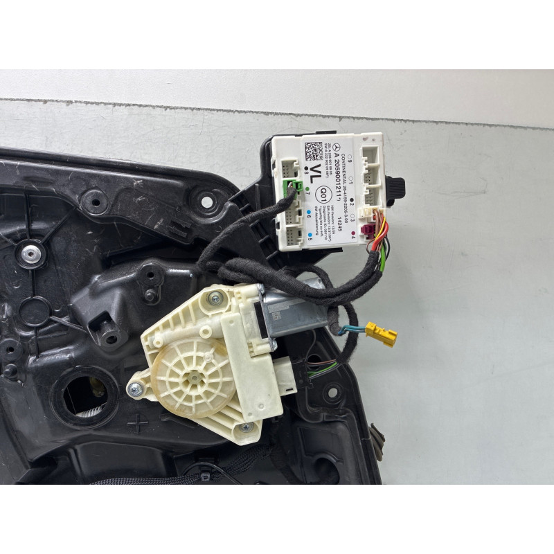 Leve vitre electrique avant gauche MERCEDES CLASSE C 205 Photo n°1