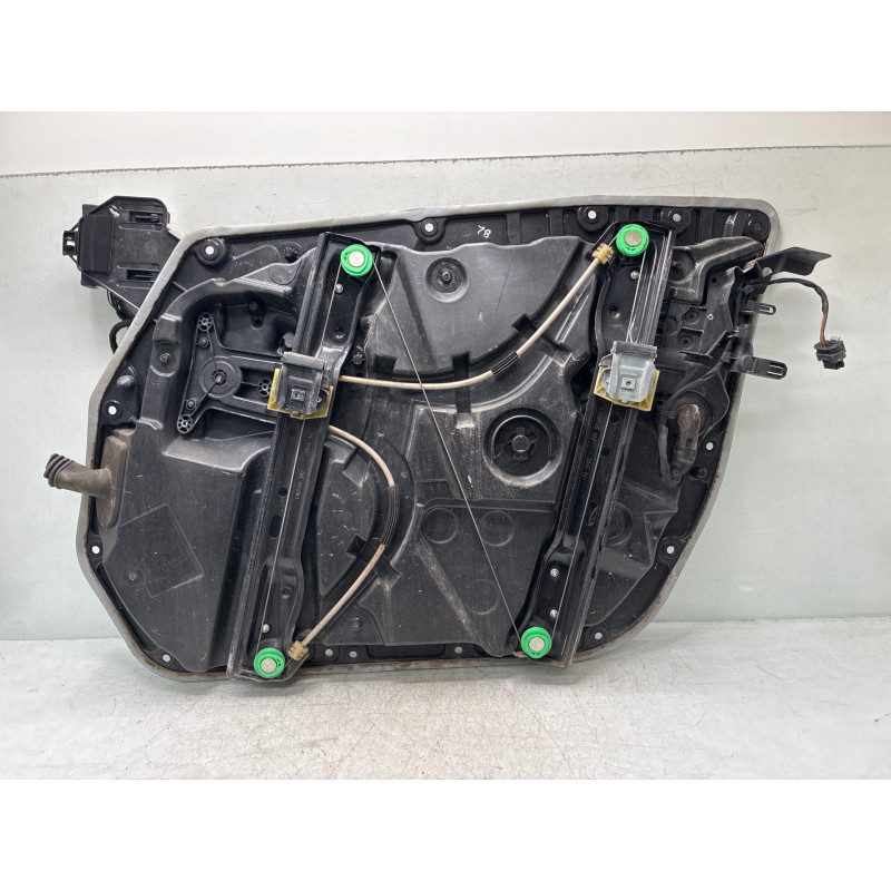 Leve vitre electrique avant gauche MERCEDES CLASSE C 205 Photo n°2