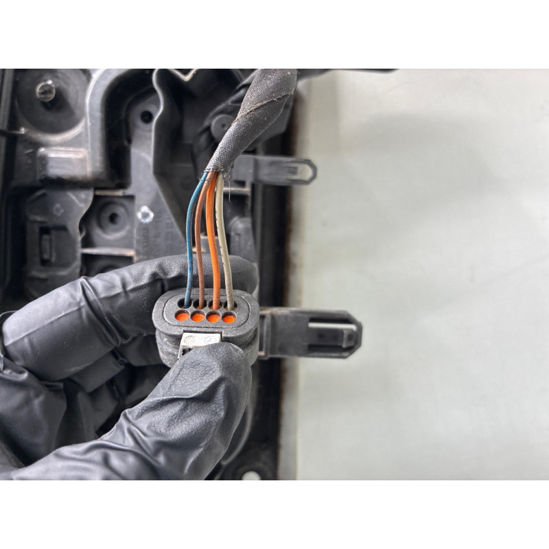 Leve vitre electrique avant gauche MERCEDES CLASSE C 205 Photo n°9