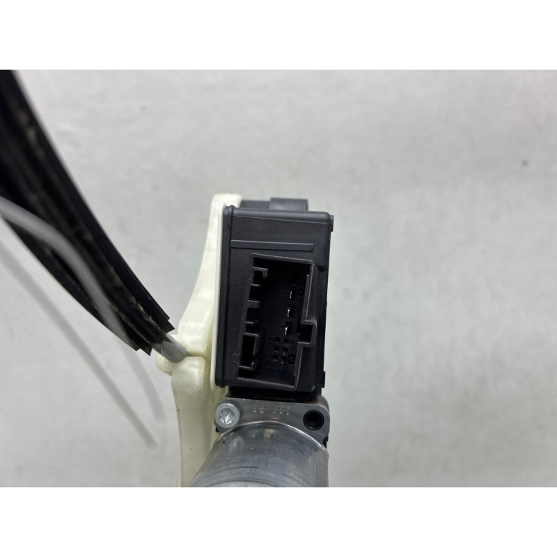 Leve vitre electrique arriere droit VOLKSWAGEN POLO 6 Photo n°3