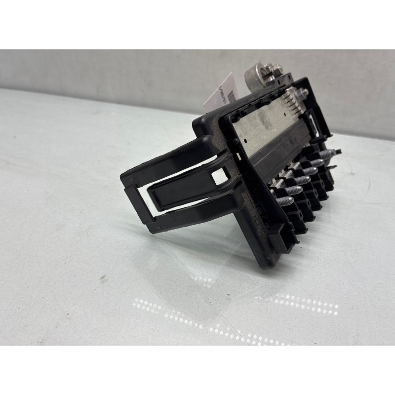 Porte fusible VOLKSWAGEN POLO 6 Photo n°3