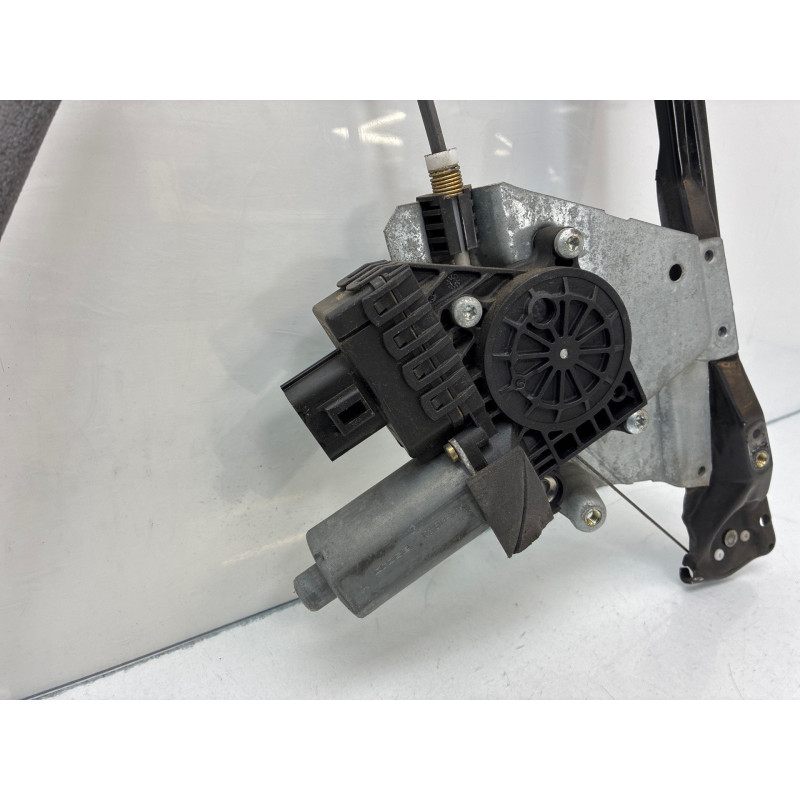 Leve vitre electrique avant gauche FORD FOCUS 1 Photo n°2