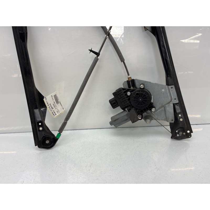Leve vitre electrique avant gauche FORD FOCUS 1 Photo n°7