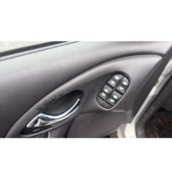 Vase de lave glace FORD FOCUS 1