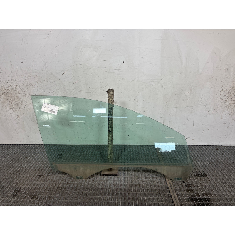Vitre avant droit VOLVO S 40 2 Photo n°1