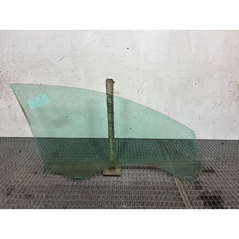 Vitre avant gauche VOLVO S 40 2 Photo n°1