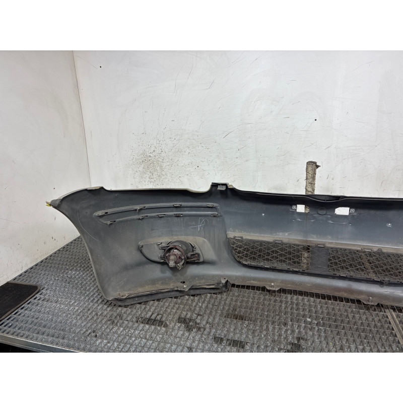 Pare choc avant TOYOTA YARIS 1 Photo n°4