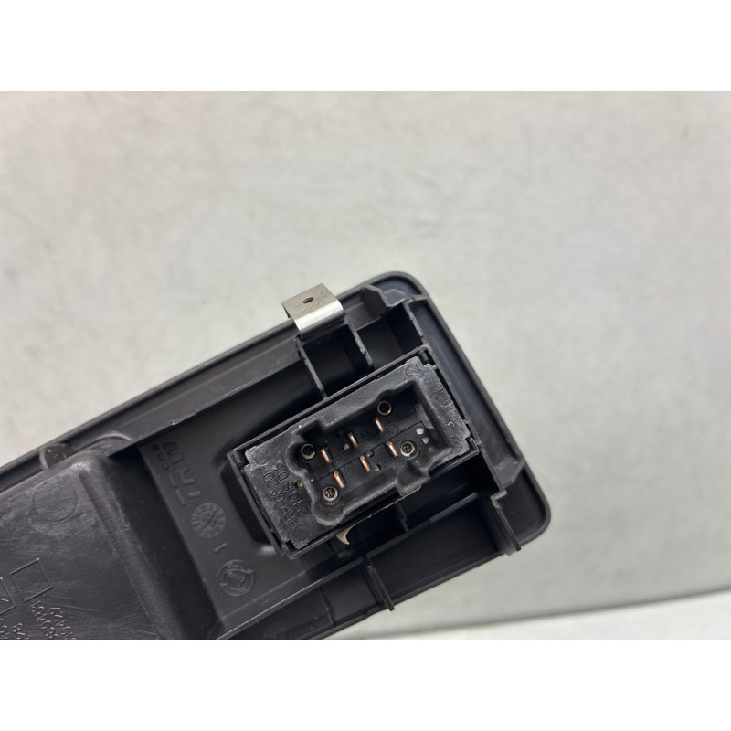 Interrupteur de leve vitre avant droit FIAT GRANDE PUNTO Photo n°4