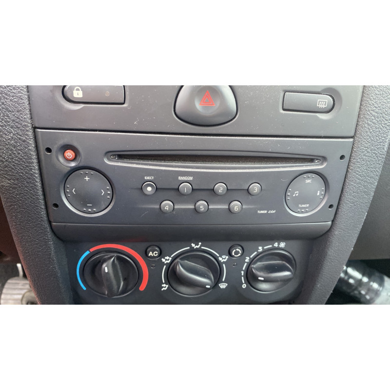Vitre avant gauche RENAULT CLIO 2 Photo n°11