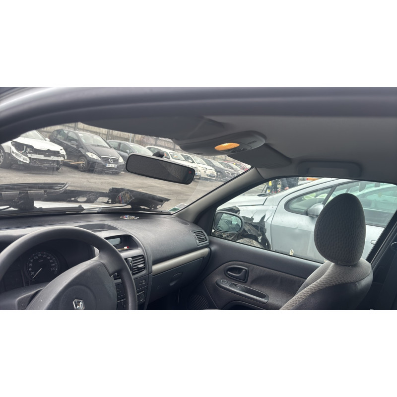 Vitre avant gauche RENAULT CLIO 2 Photo n°20