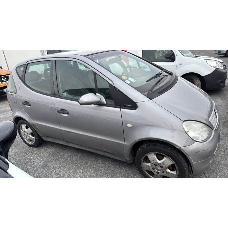 Calandre MERCEDES CLASSE A 168 Photo n°8