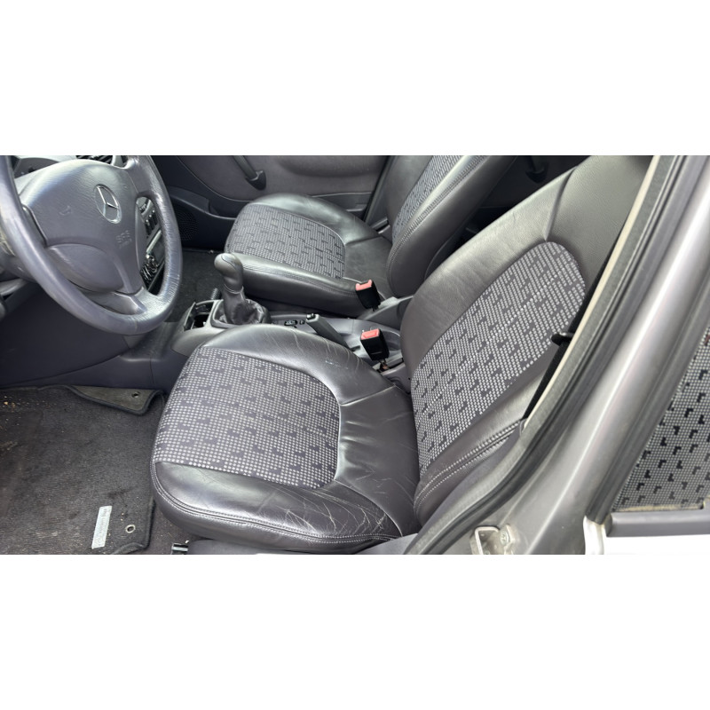 Calandre MERCEDES CLASSE A 168 Photo n°16