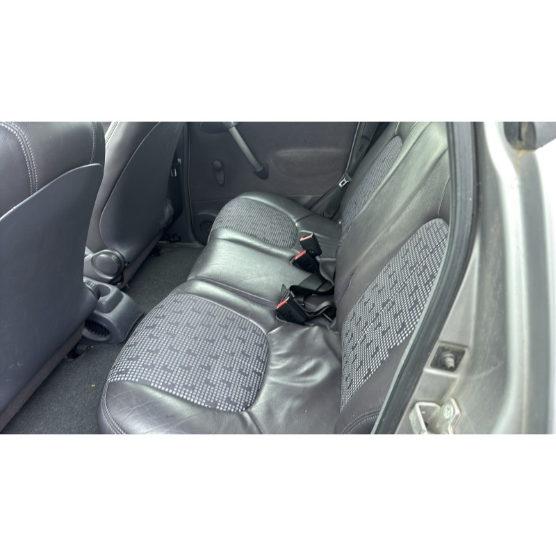 Calandre MERCEDES CLASSE A 168 Photo n°19