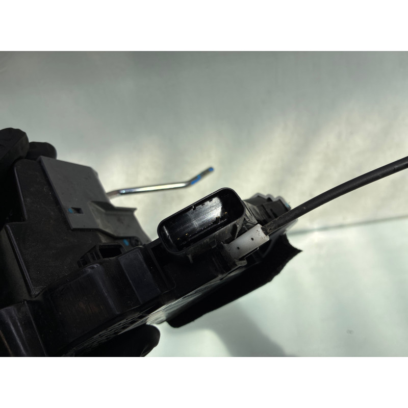Serrure arriere droit HYUNDAI I 20 2 Photo n°4