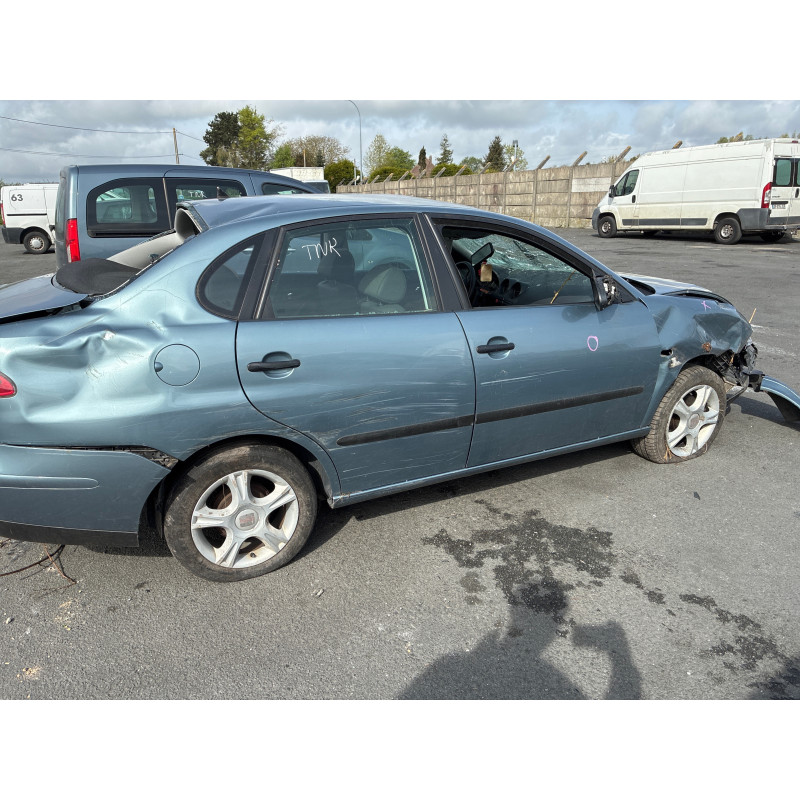 Calandre SEAT CORDOBA 2 Photo n°10