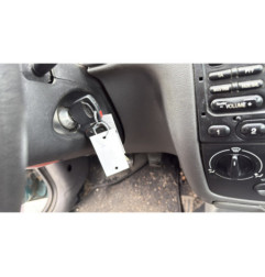 Poignee porte avant gauche FORD FIESTA 4