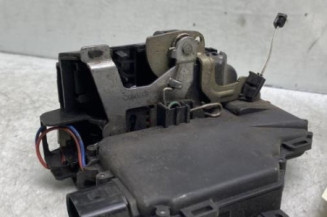 Serrure avant droit SKODA OCTAVIA 1
