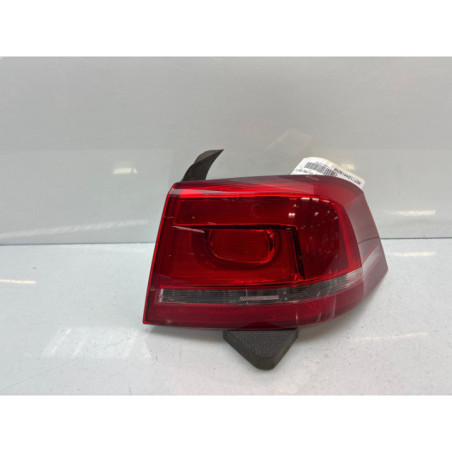Feu arriere principal droit (feux) VOLKSWAGEN PASSAT 6 Photo n°1