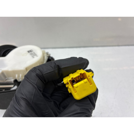 Pretensionneur de ceinture avant gauche VOLKSWAGEN PASSAT 6
