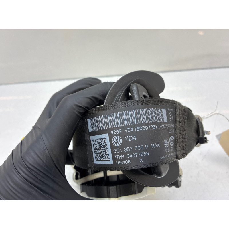 Pretensionneur de ceinture avant gauche VOLKSWAGEN PASSAT 6 Photo n°4