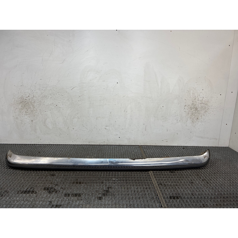 Pare choc arriere MERCEDES 200 W123 Photo n°1