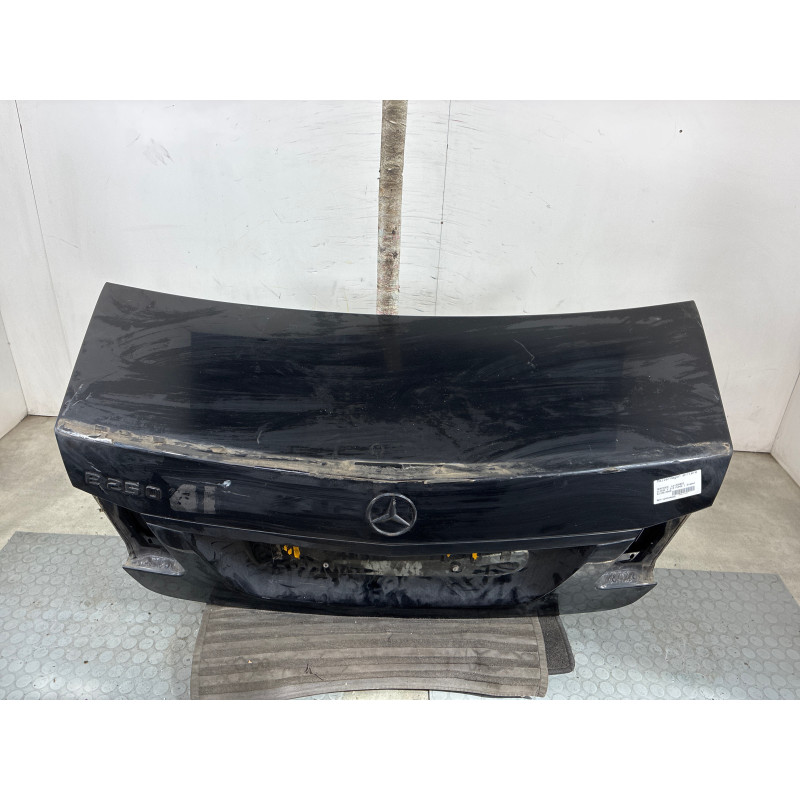Malle/Hayon arriere MERCEDES CLASSE E 212 Photo n°1
