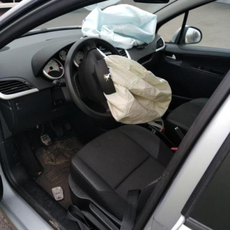 Ceinture arriere gauche PEUGEOT 207 Photo n°10