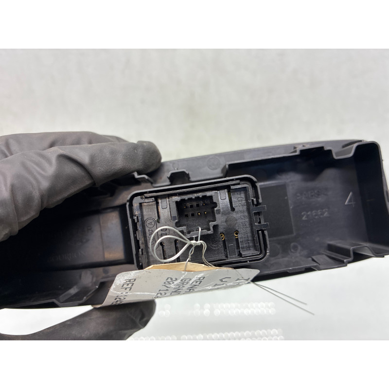 Interrupteur de leve vitre arriere droit RENAULT GRAND SCENIC 4 Photo n°3