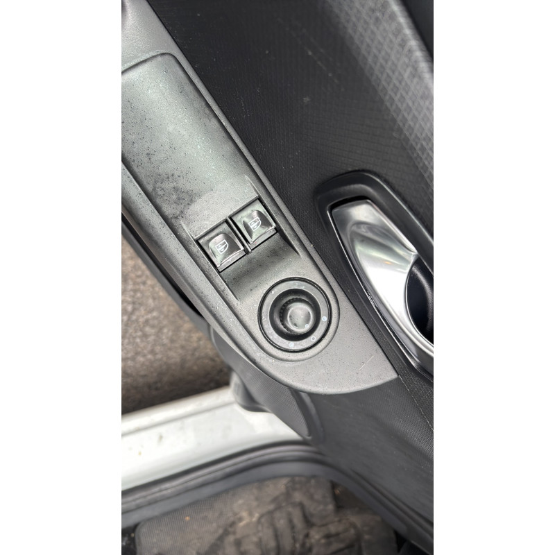 Feu arriere principal droit (feux) RENAULT CLIO 4 Photo n°16
