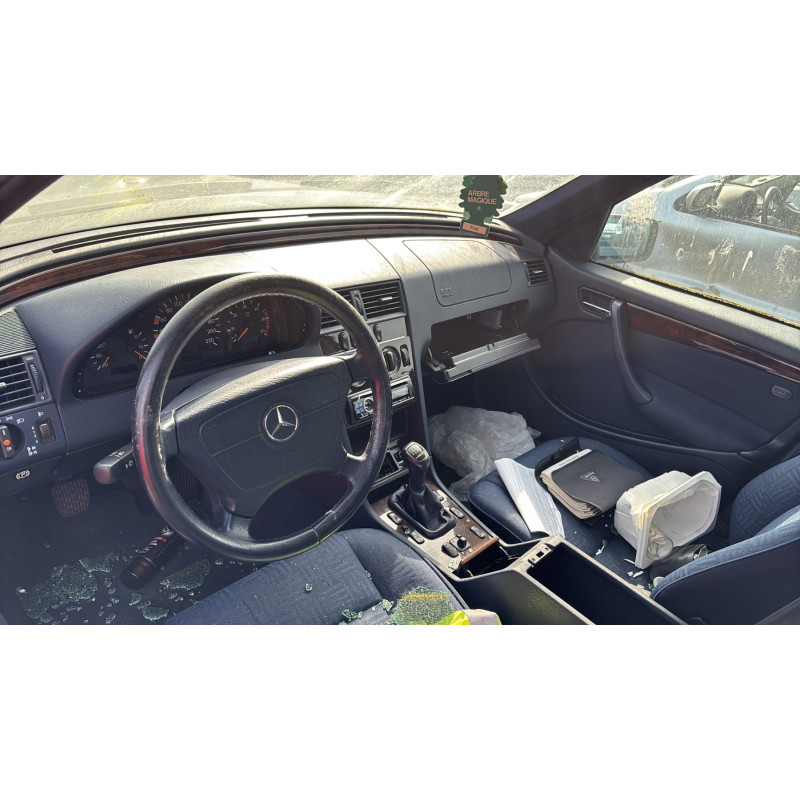 Capot MERCEDES CLASSE C 202 Photo n°17