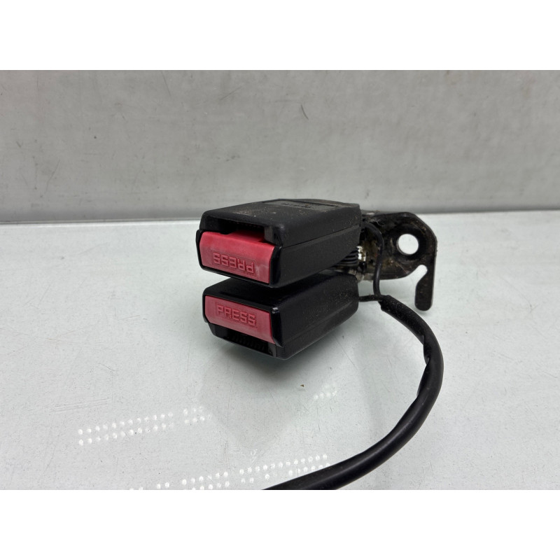 Attache ceinture arriere droit PEUGEOT 207 Photo n°4