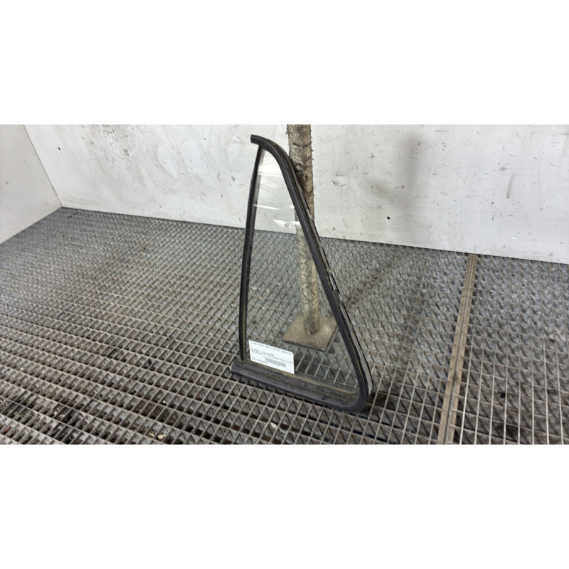 Custode arriere gauche (porte) PEUGEOT 405 Photo n°3