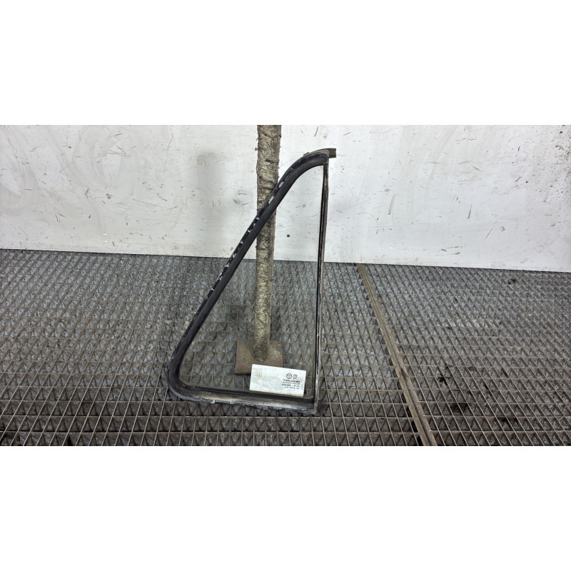 Custode arriere gauche (porte) PEUGEOT 405 Photo n°4