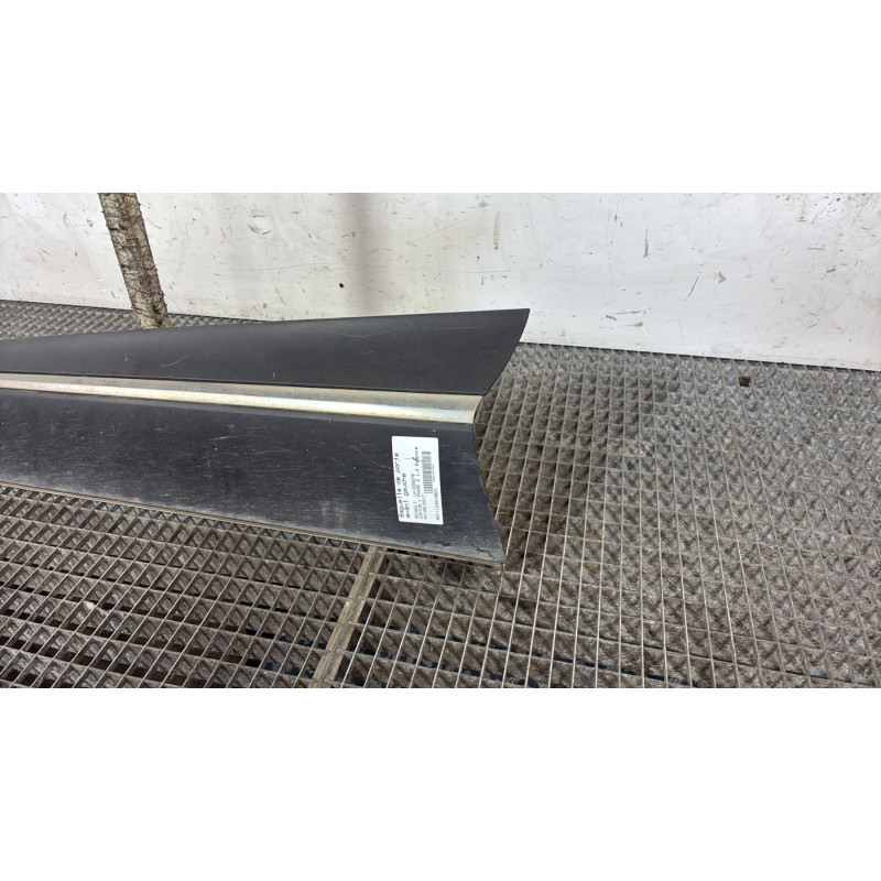 Baguette de porte avant gauche RENAULT CAPTUR 1 Photo n°3