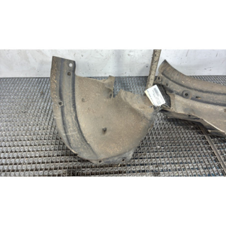 Pare boue avant gauche RENAULT CLIO 3