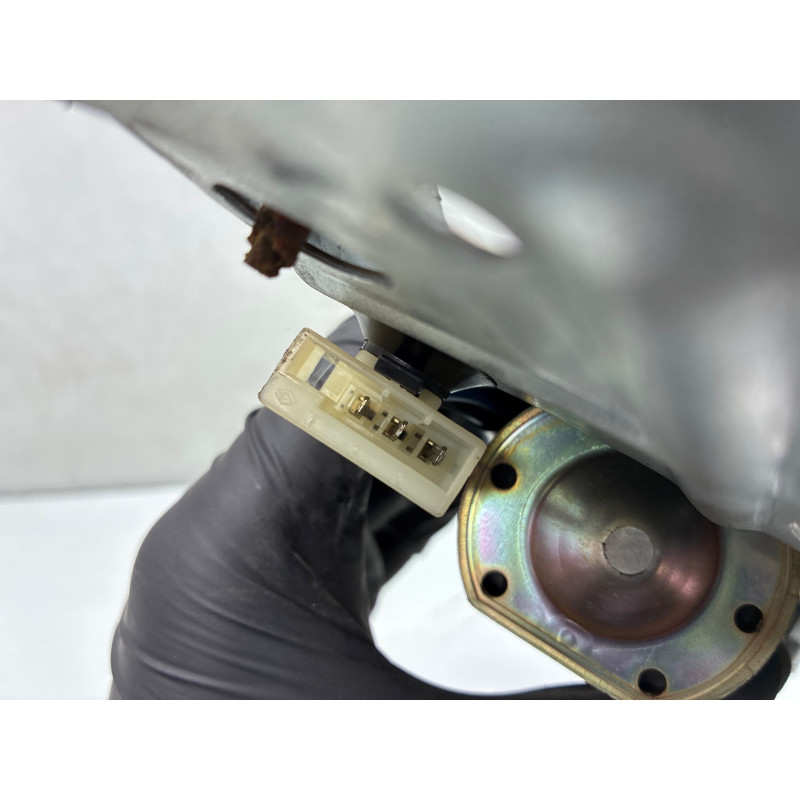Moteur essuie glace arriere RENAULT R21 Photo n°4