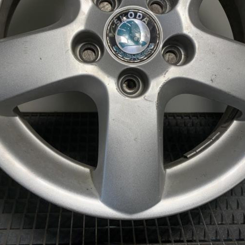 Jante SKODA ROOMSTER Photo n°3