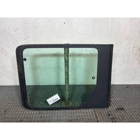 Vitre arriere droit CITROEN BERLINGO 1 Photo n°1