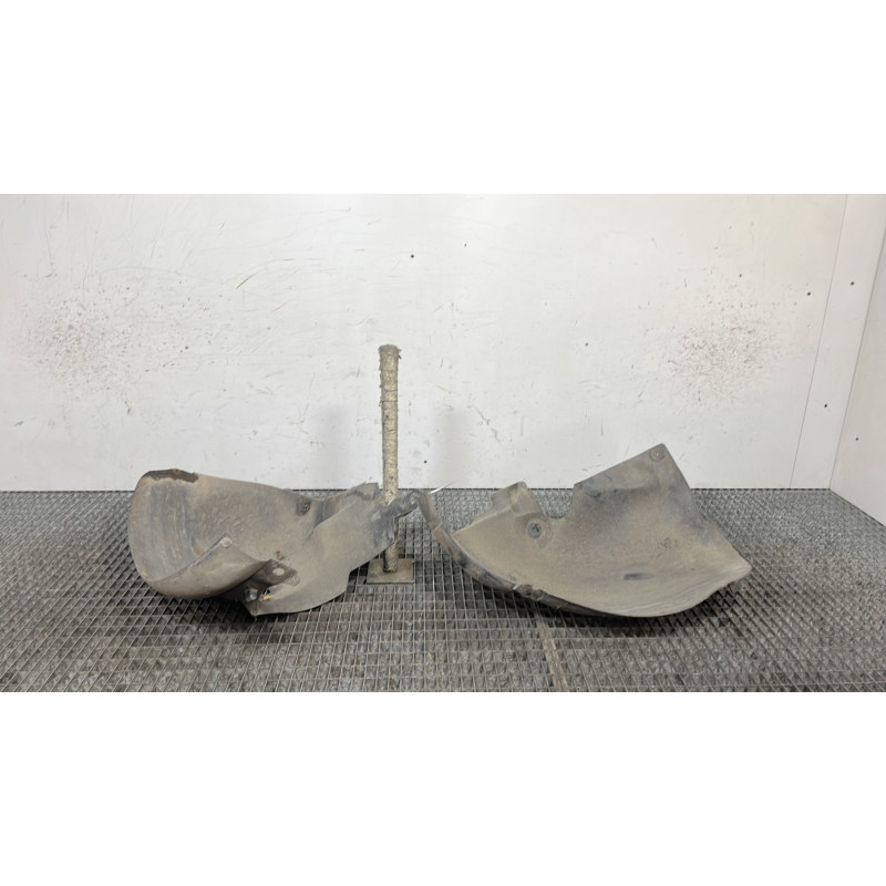 Pare boue avant gauche RENAULT CLIO 3 Photo n°1