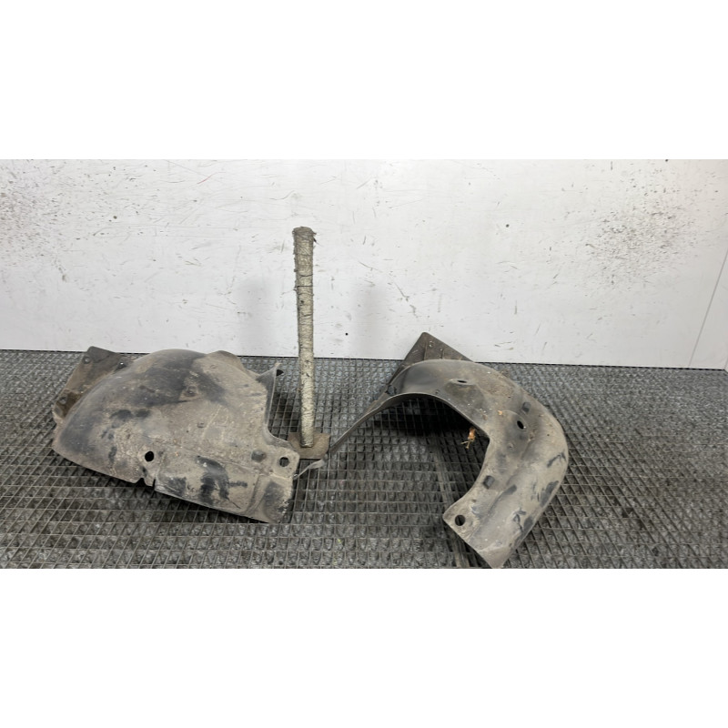 Pare boue avant gauche RENAULT CLIO 3 Photo n°4