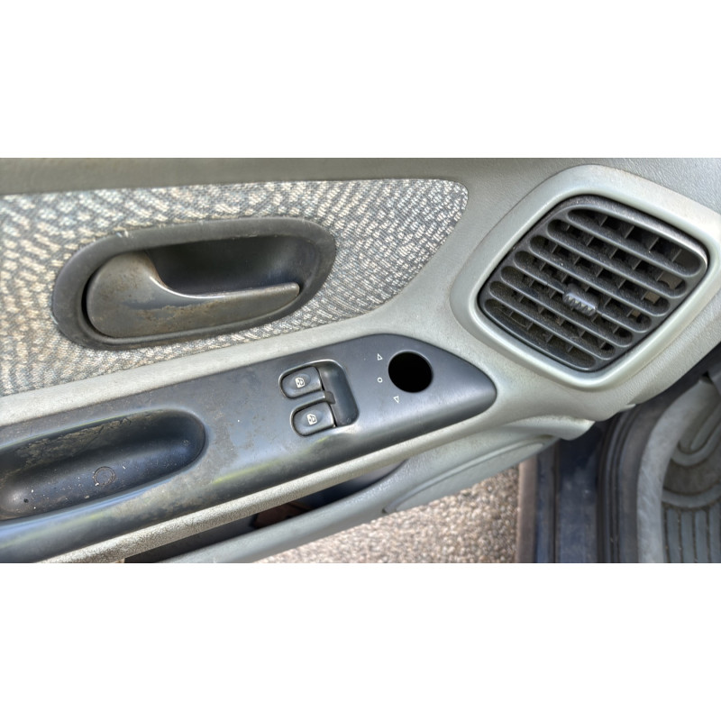 Serrure avant gauche RENAULT LAGUNA 1 Photo n°13