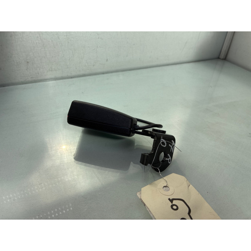Attache ceinture arriere droit SKODA CITIGO Photo n°4