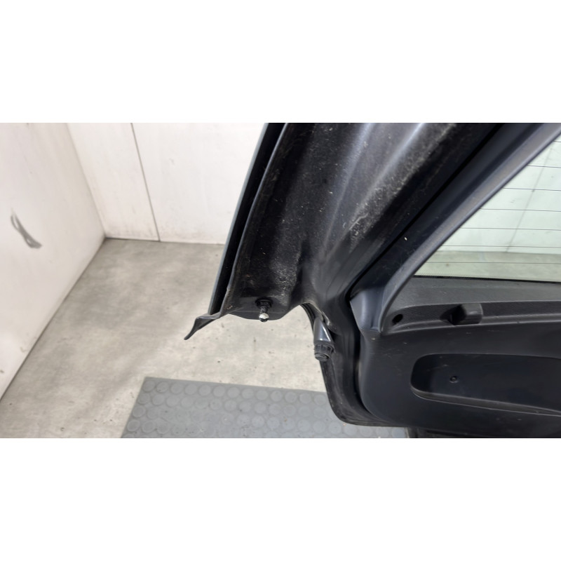 Malle/Hayon arriere RENAULT CLIO 3 Photo n°4