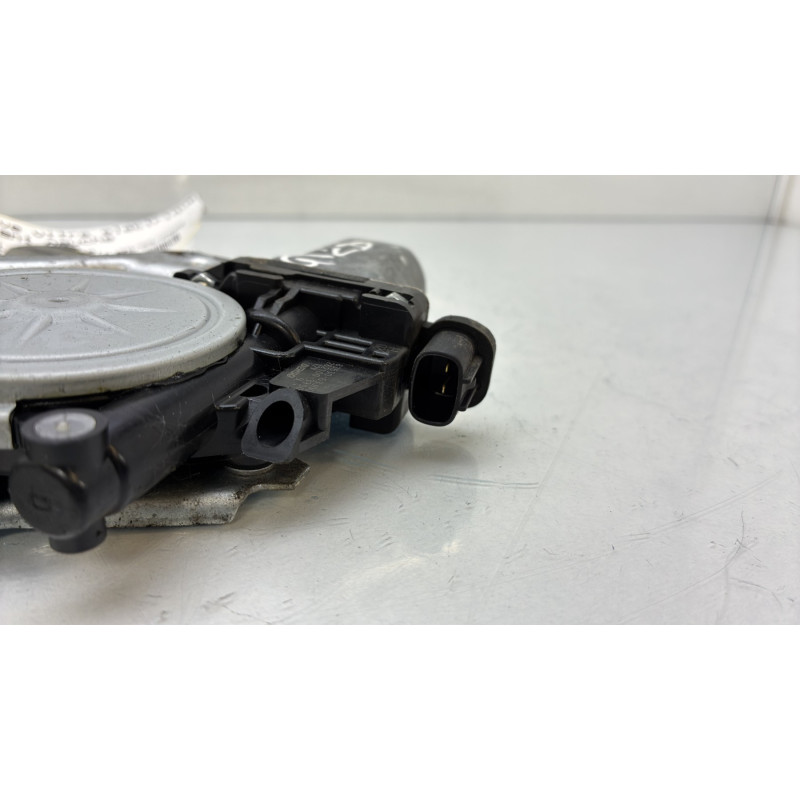Leve vitre electrique avant gauche OPEL AGILA B Photo n°4