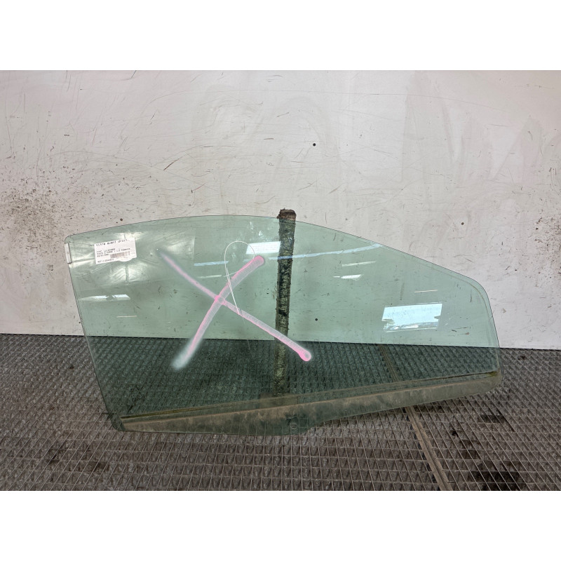 Vitre avant droit FIAT PUNTO 2 Photo n°1