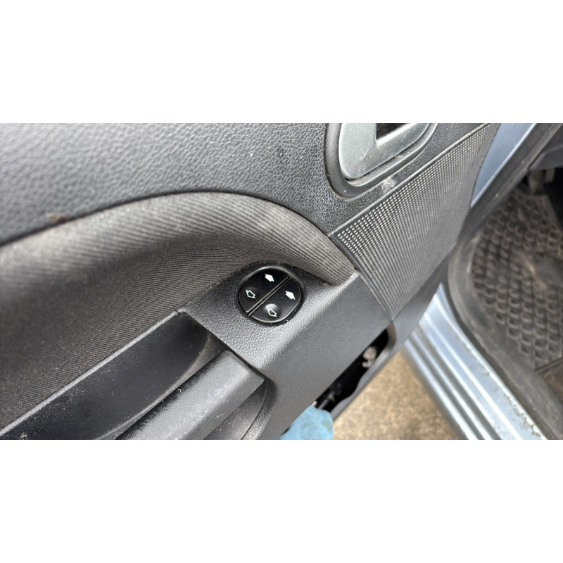 Serrure arriere gauche FORD FIESTA 5 Photo n°14