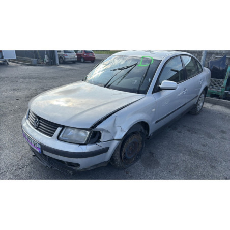 Feu arriere principal droit (feux) VOLKSWAGEN PASSAT 4 Photo n°1