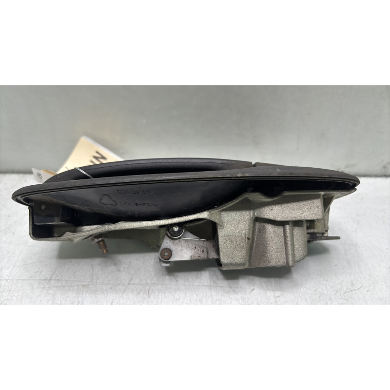 Poignee porte avant gauche RENAULT TRAFIC 2 Photo n°3